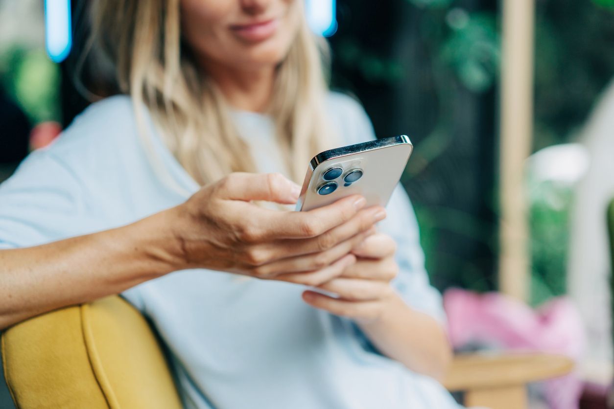 10+ Best AI Apps for iPhone in 2025 - 2026 (App Store Ranking)